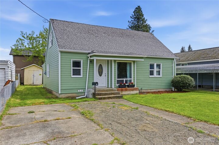 Property Photo: 416 NW 5th Avenue WA 98626