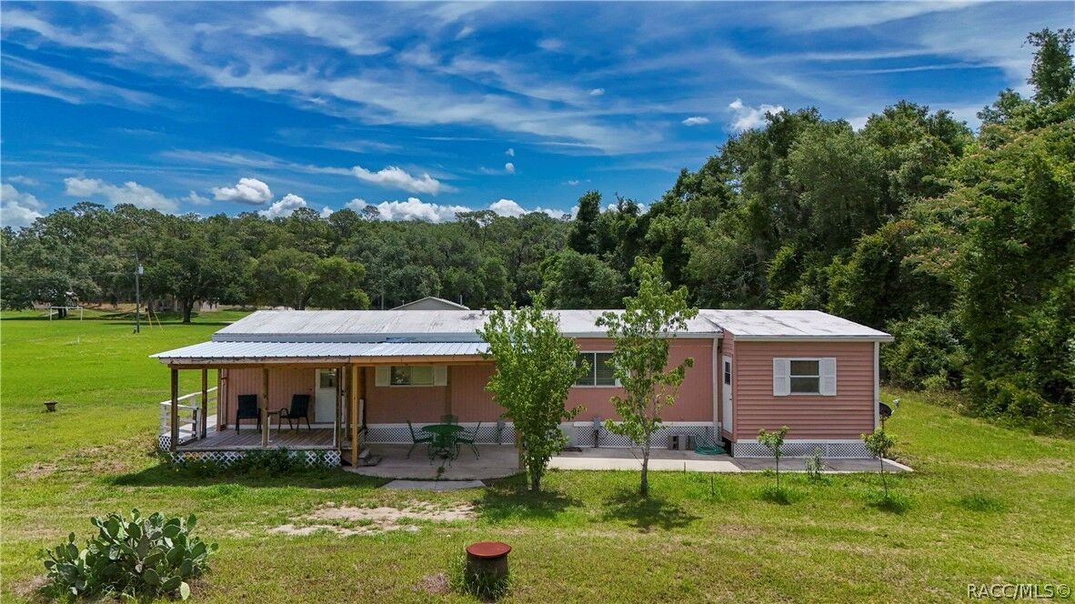 Property Photo: 7800 & 7801 E Verne Court FL 34436