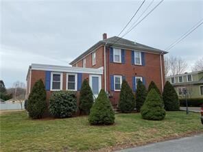 Property Photo: 86 Hamilton Avenue 2nd Floor RI 02806