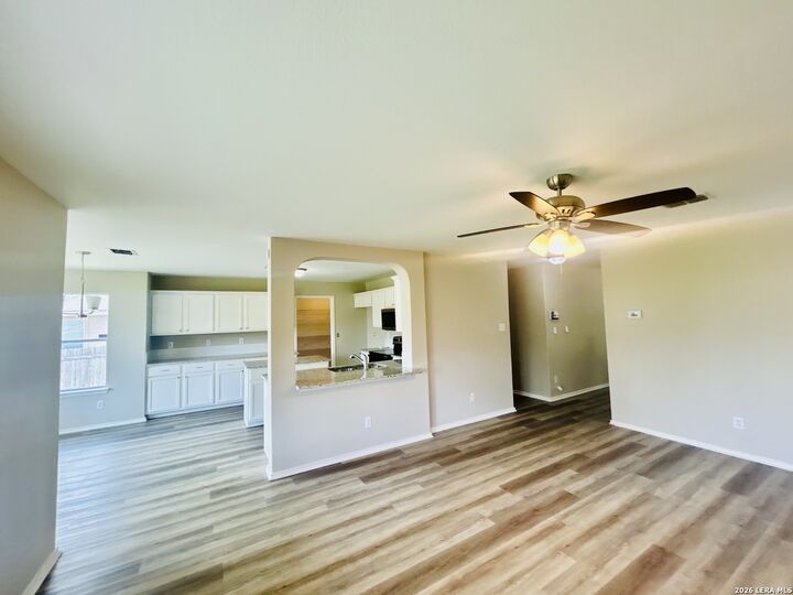 Property Photo: 322 Candy Dr TX 78109