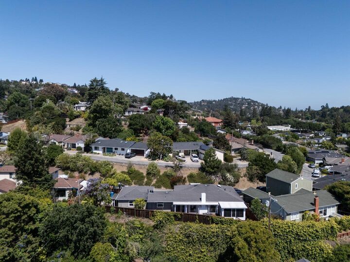 Property Photo:  1029 Lupin (Lower) Way  CA 94070 