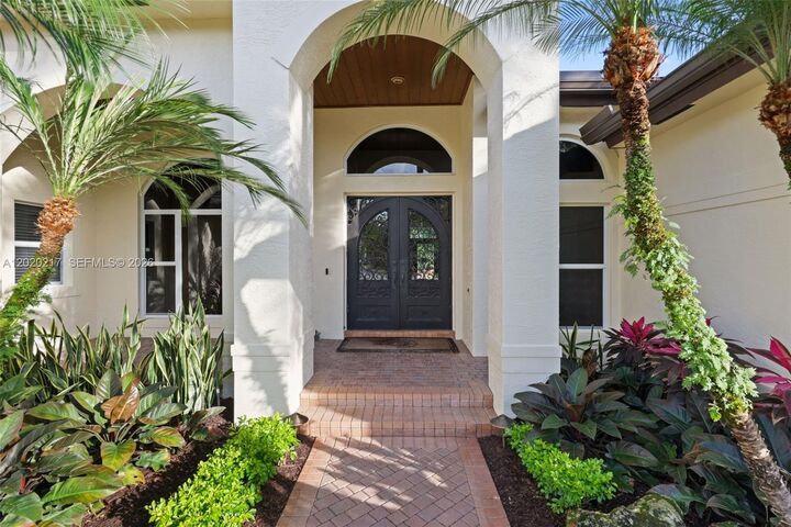 Property Photo:  10018 Laurel Rd  FL 33328 