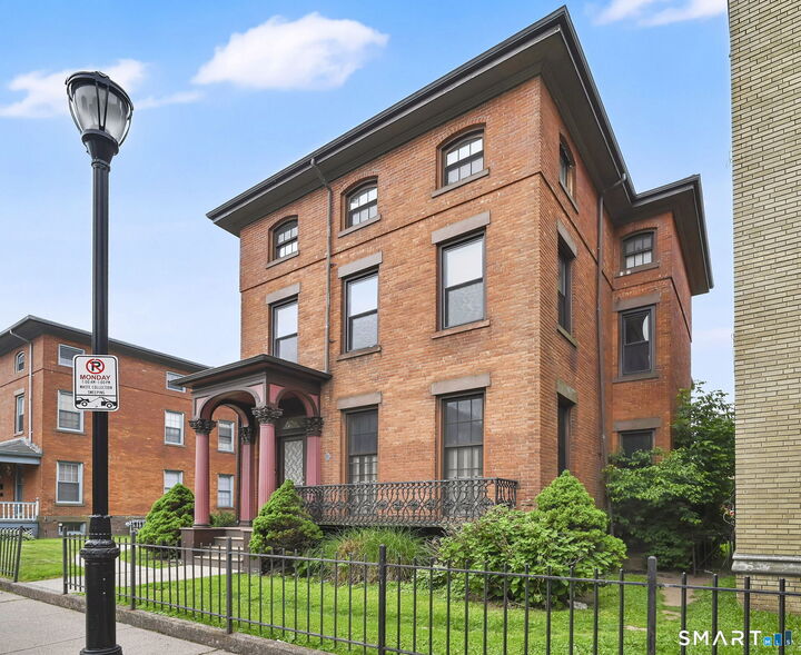 Property Photo: 33 Congress Street C CT 06114