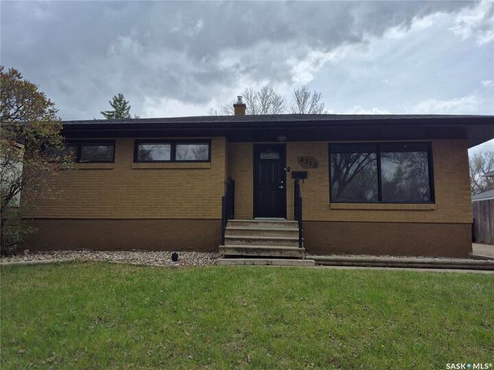 4515 Sherwood Drive — photo 1