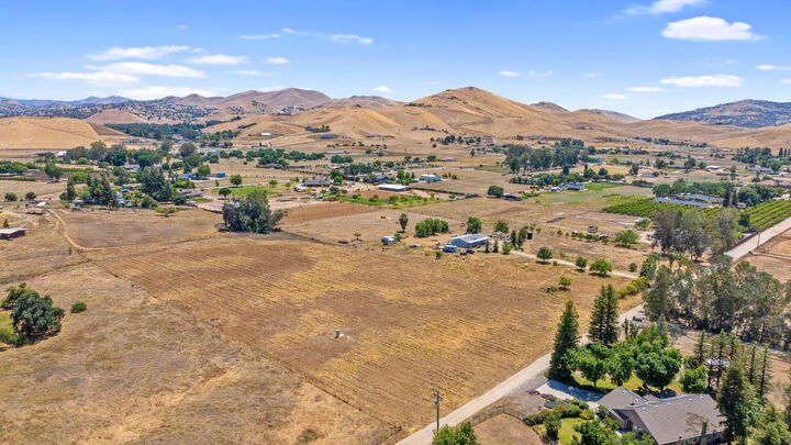 Property Photo: 30814 Hill Drive CA 93221