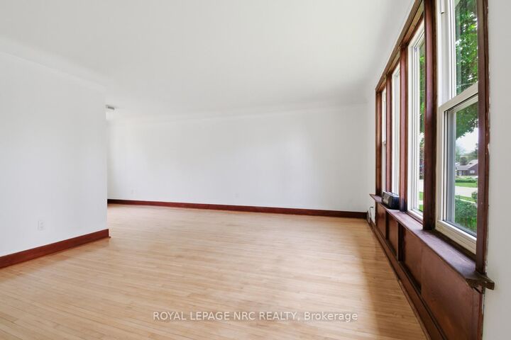 Property Photo: 6010 Carlton Avenue ON L2G 5J5