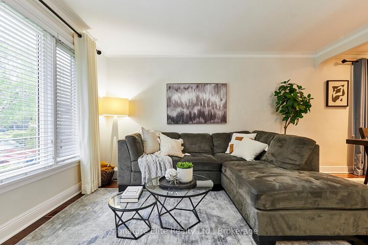 Property Photo: 3 Kingsmere Crescent ON M1M 3B2