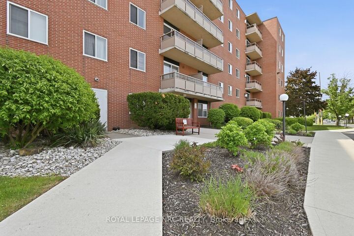 Property Photo: 264 Grantham Avenue 507 ON L2M 5B5