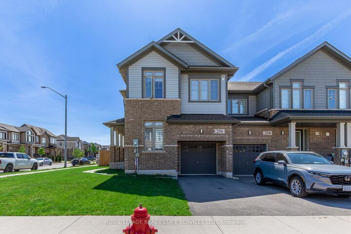 Property Photo: 256 Rosebury Way ON L0R 1W0