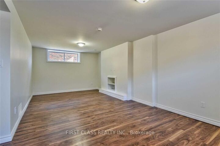 Property Photo: 24 Fintona Avenue ON M1E 1V3
