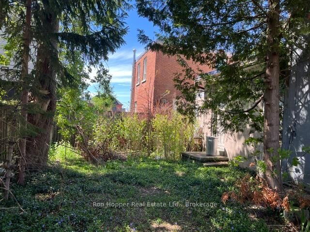 Property Photo: 1086 3rd Avenue E ON N4K 2L2