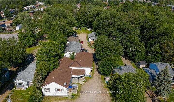 550 Lakeshore Drive — photo 1
