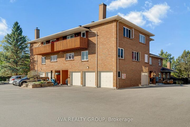 106 Stratas Court N — photo 1