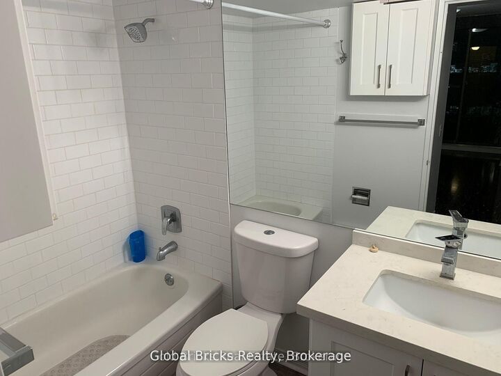 Property Photo:  750 Bay Street 2009  ON M5G 1N6 
