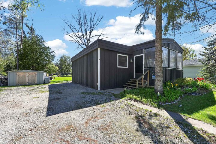 Property Photo: 19 Poplar Crescent ON L0K 1B0