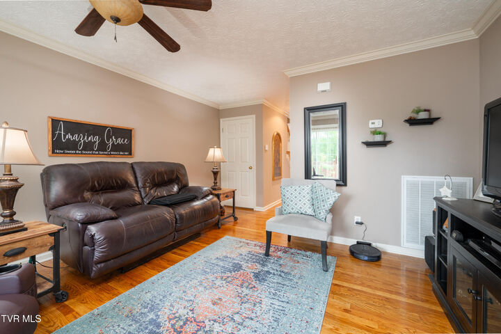 Property Photo: 1723 Blakewood Court 1723 TN 37660