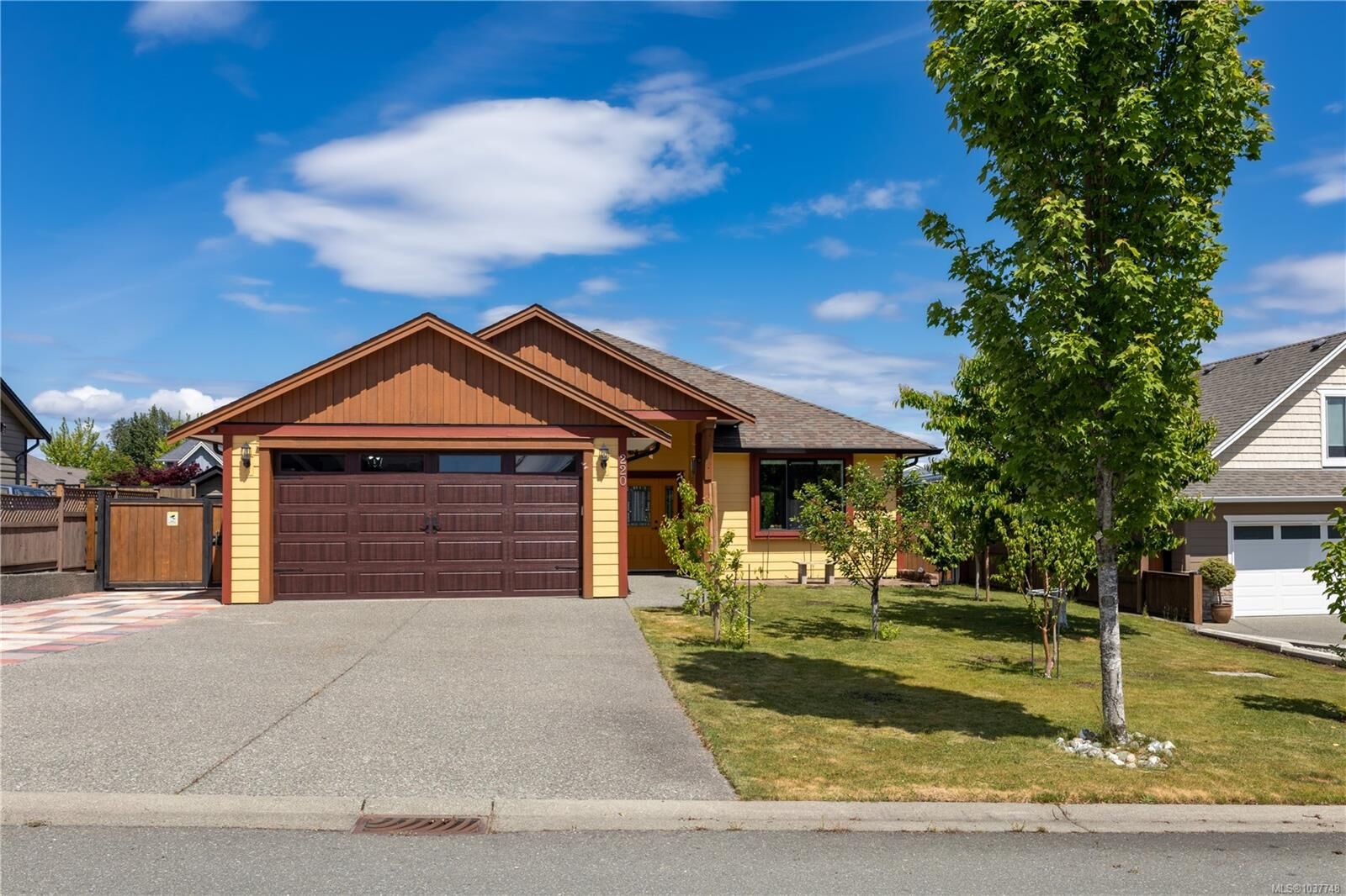 Property Photo: 220 Michigan Pl BC V9H 0C7