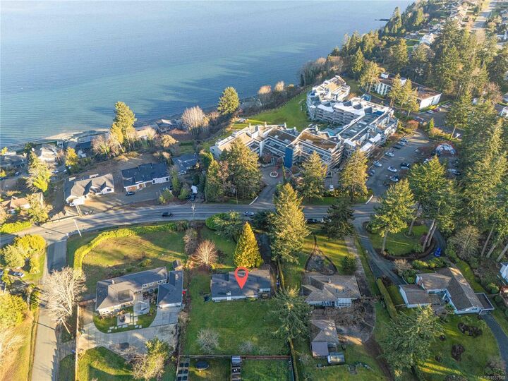 Property Photo: 2555 Departure Bay Rd BC V9S 3W2