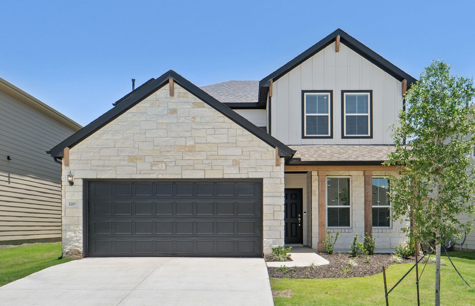 Property Photo: 220 Daniels Dusty Trail TX 78626