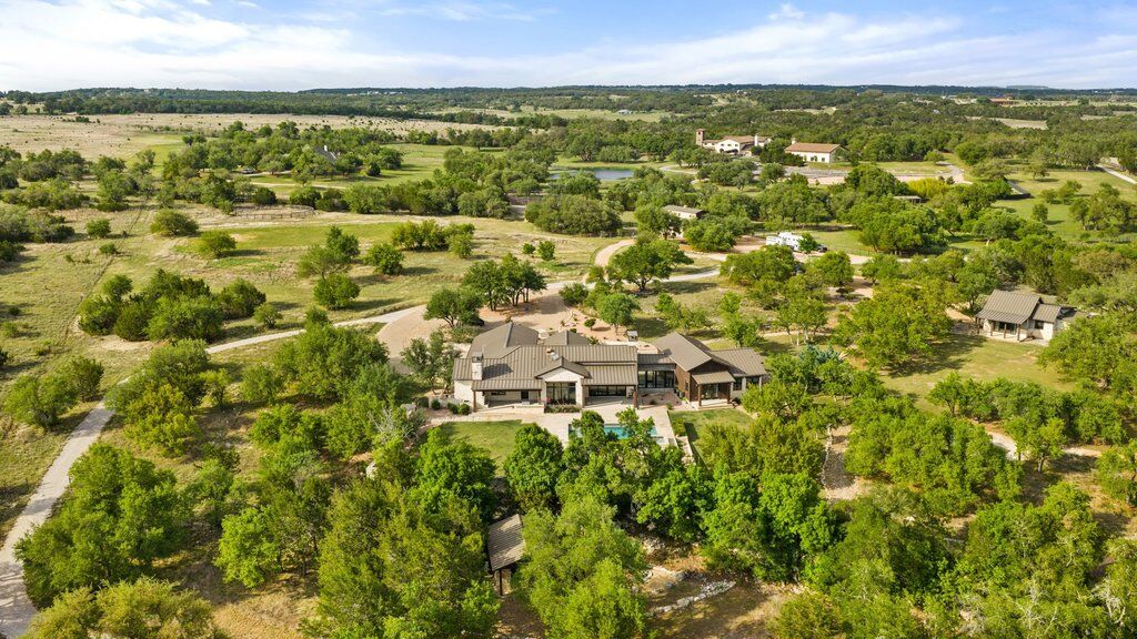 Property Photo: 2560 Bell Springs Road TX 78620