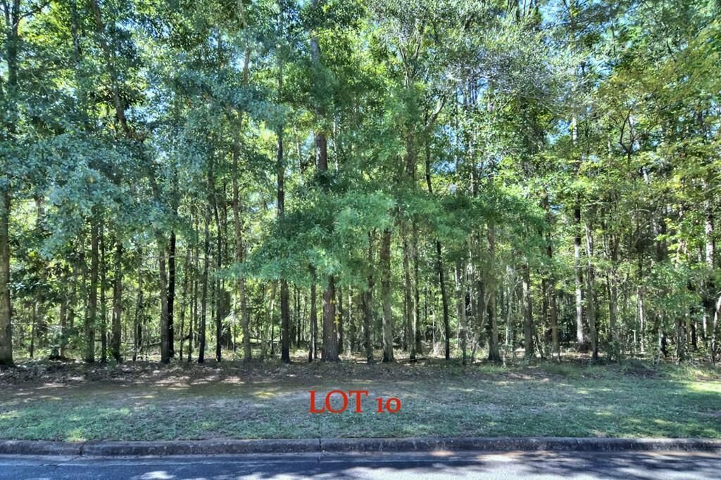 Property Photo:  2303 Pineridge Lane  GA 31707 