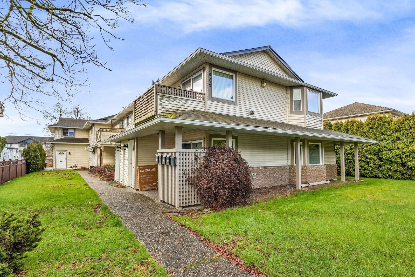 Property Photo:  19690 56 Avenue 4  BC V3A 3X6 
