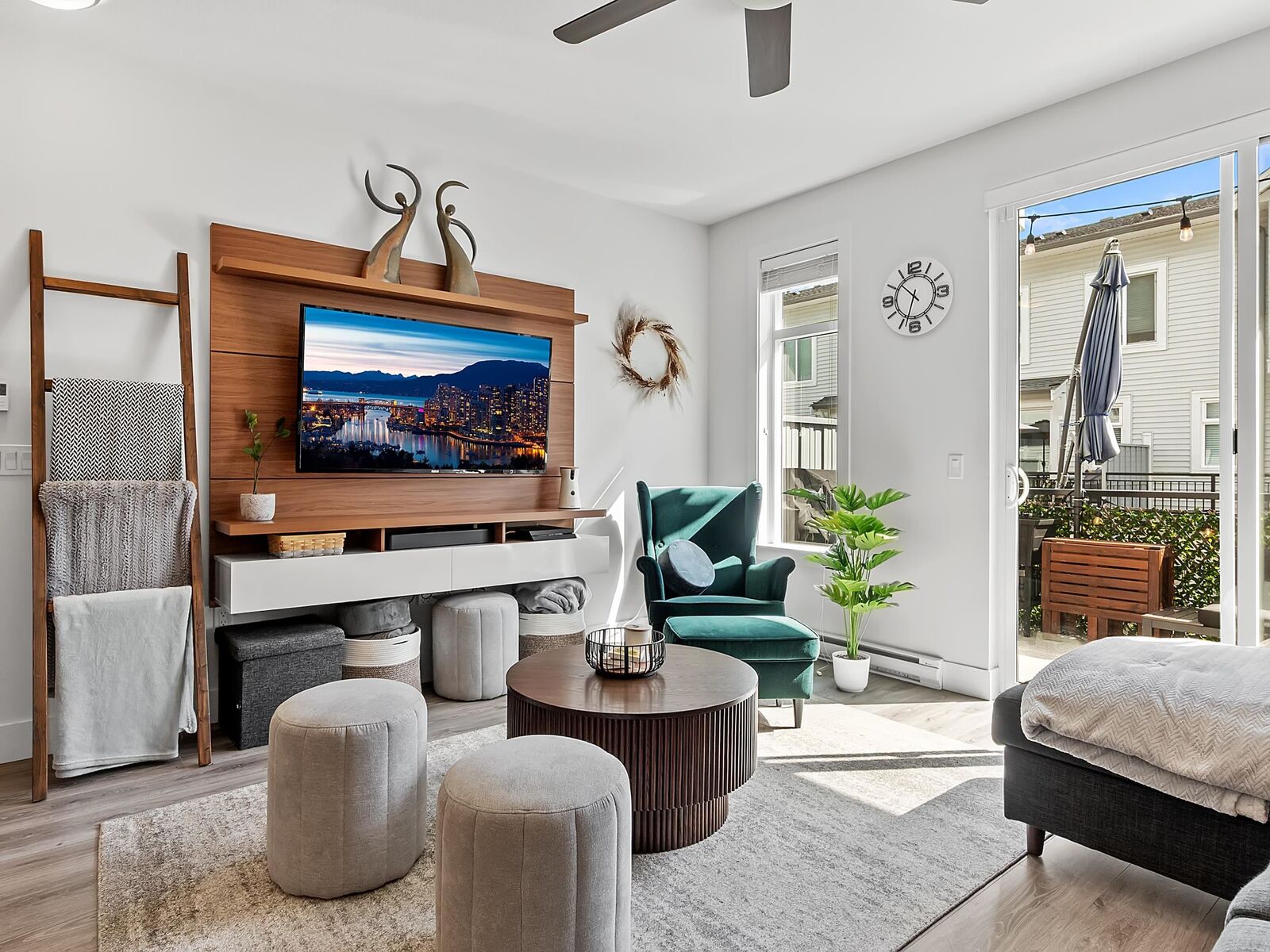 Property Photo: 9688 162A Street 6 BC V4N 6V3