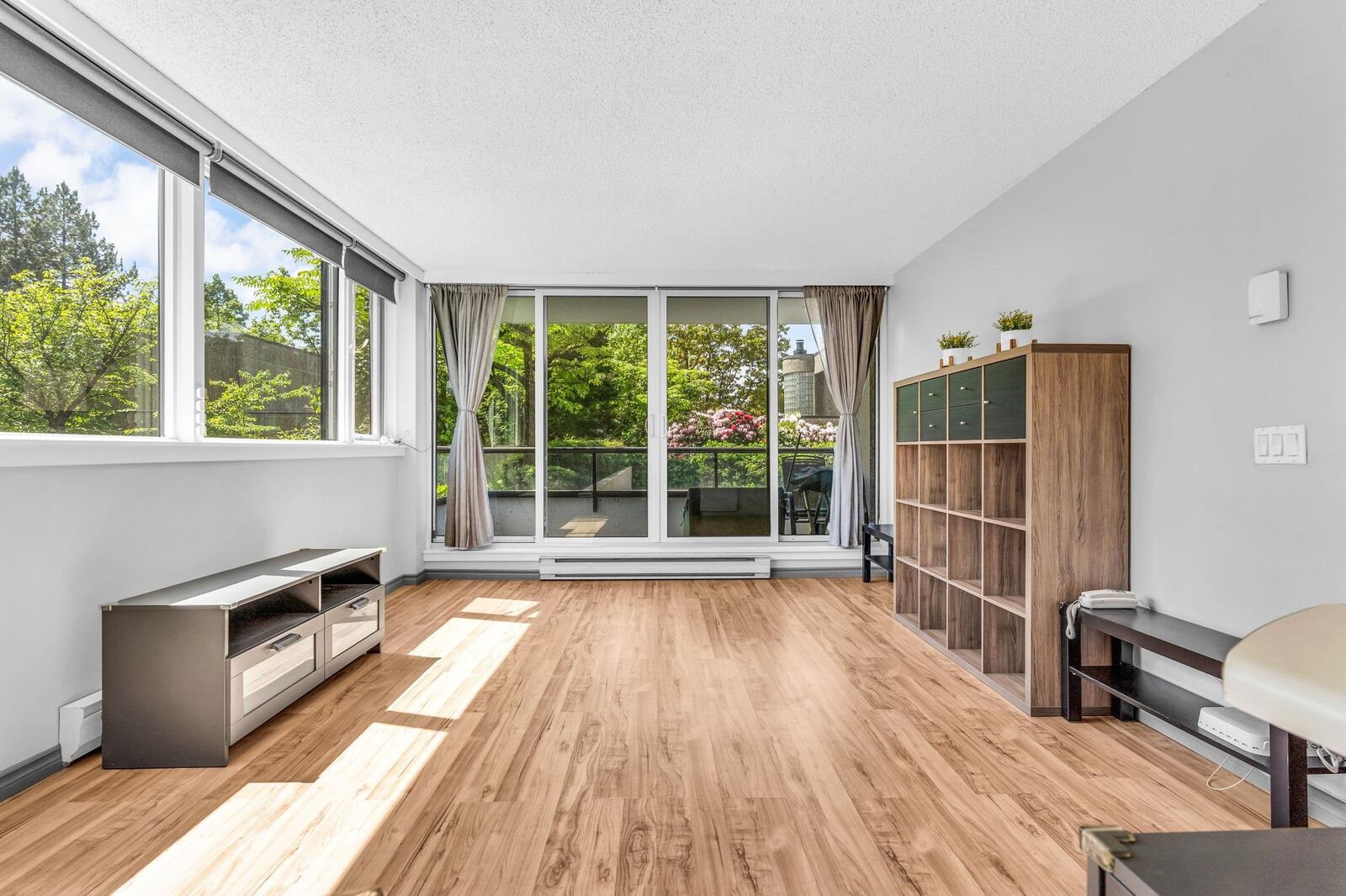 Property Photo: 3980 Carrigan Court 202 BC V3N 4S6