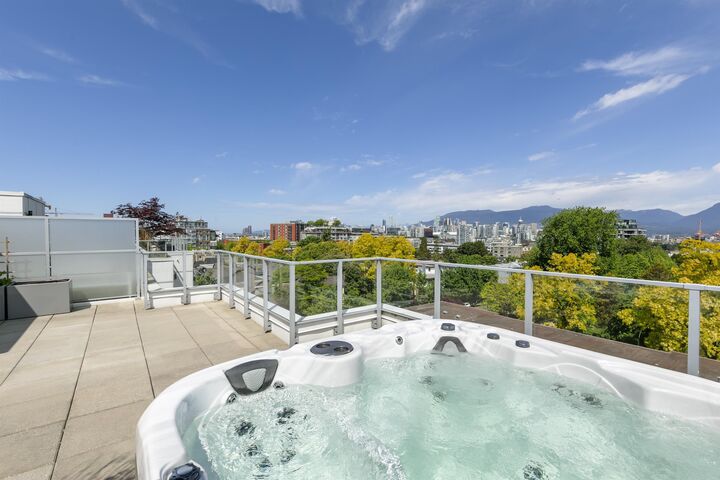 Property Photo: 379 E Broadway 501 BC V5T 1W6