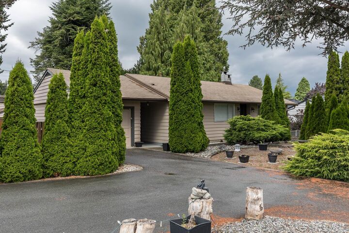 Property Photo: 12373 203 Street BC V2X 4W1