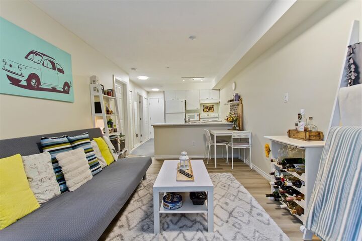 Photo de la propriété:  14877 100 Avenue 107  BC V3R 3H1 