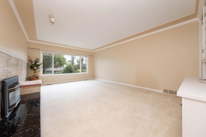 Property Photo: 775 Esmond Avenue BC V5C 4K4