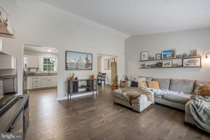 Property Photo:  10322 Wisteria Drive  VA 22408 