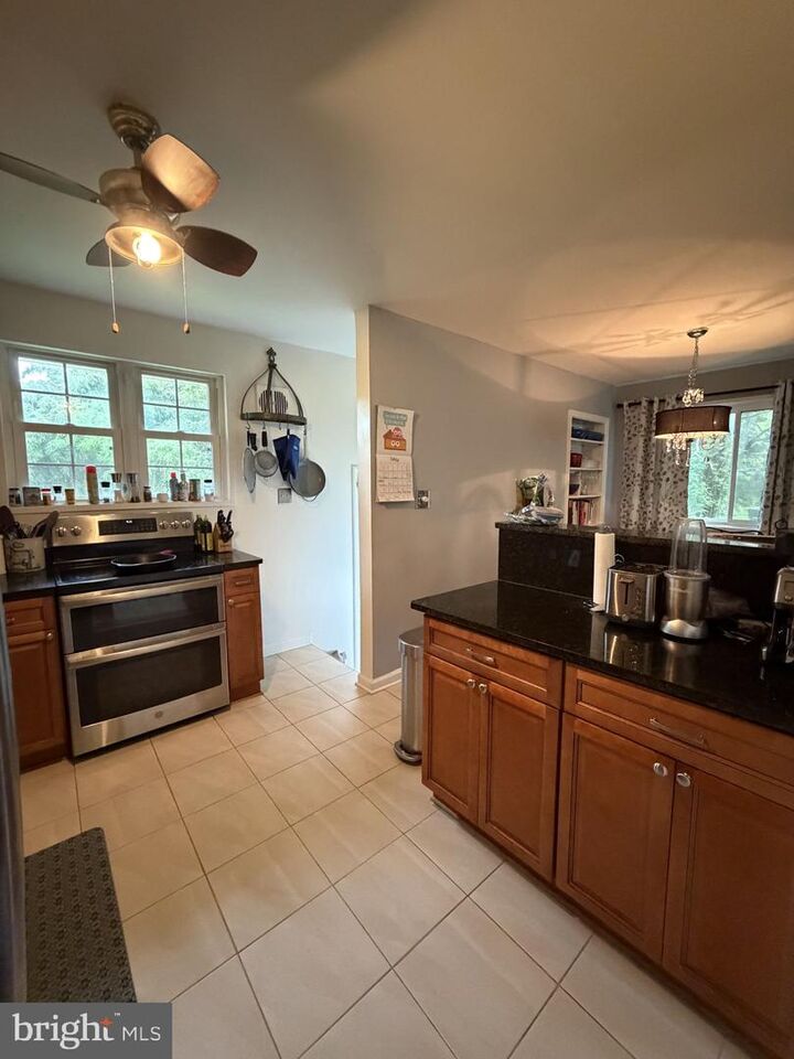 Property Photo:  2349 N Early Street  VA 22302 
