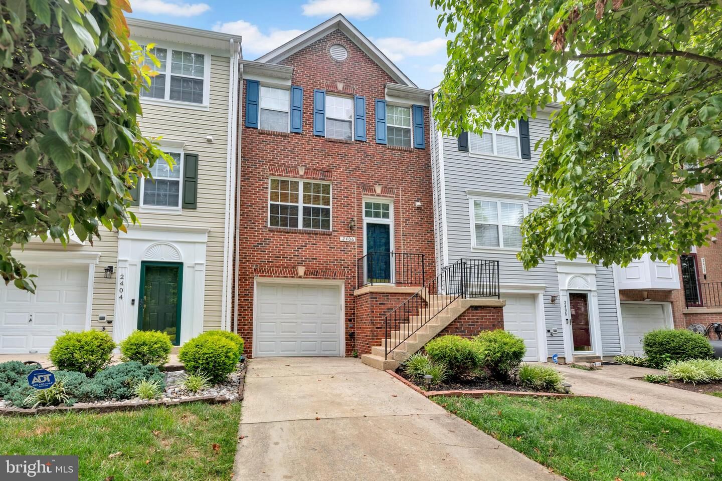 Property Photo: 2406 Lemontree Lane MD 20774