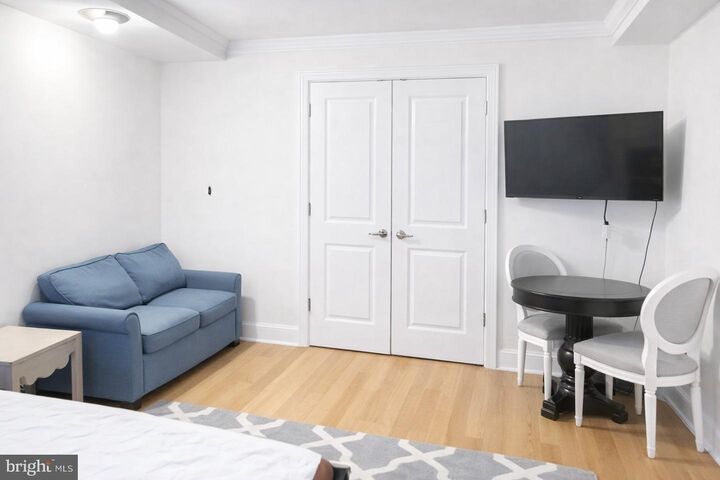 Property Photo: 1701 Locust Street 15 2016 PA 19103