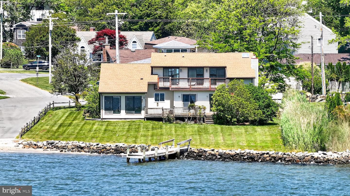 Property Photo:  208 Salisbury Street  DE 19971 