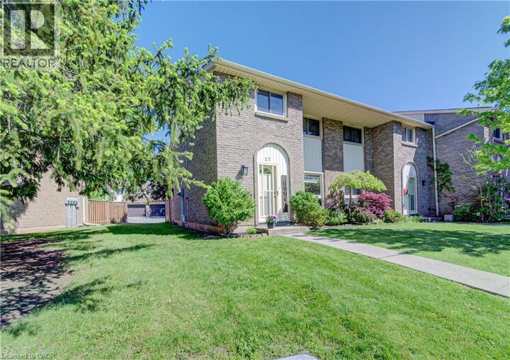 Photo de la propriété:  150 Gateshead Crescent 17  ON L9G 4A7 
