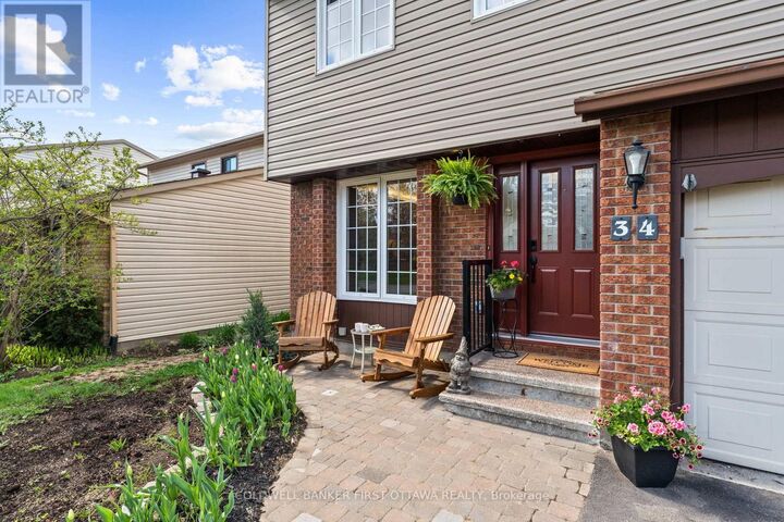 Property Photo:  34 Melville Drive  ON K2J 2E9 
