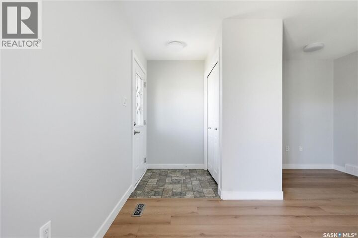 Property Photo:  741 Glenview Cove  SK S0K 0A2 