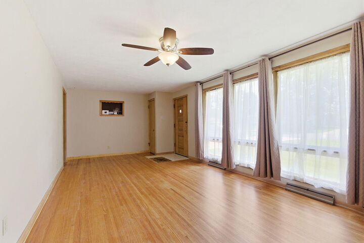Property Photo:  305 Sondra Ave  MO 65202 