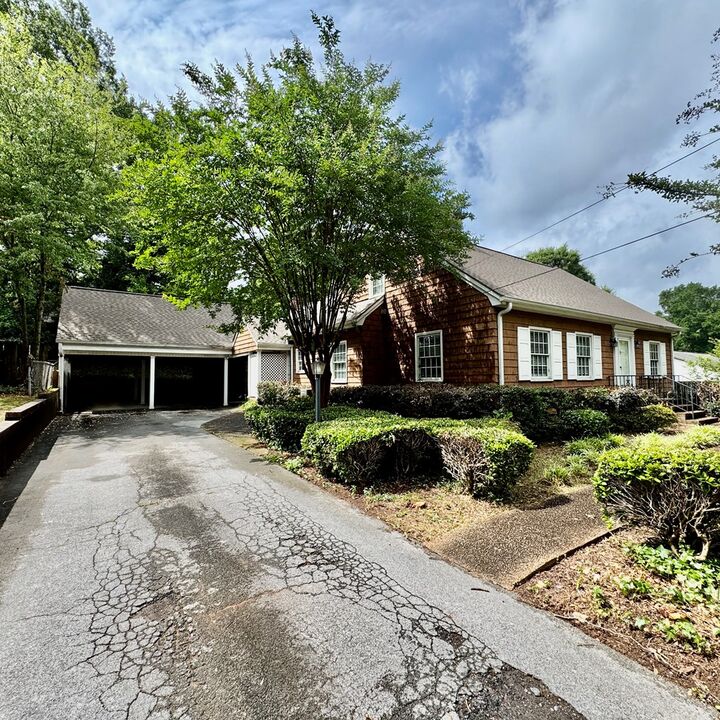 Property Photo:  929 Hardwick Circle  GA 30720 
