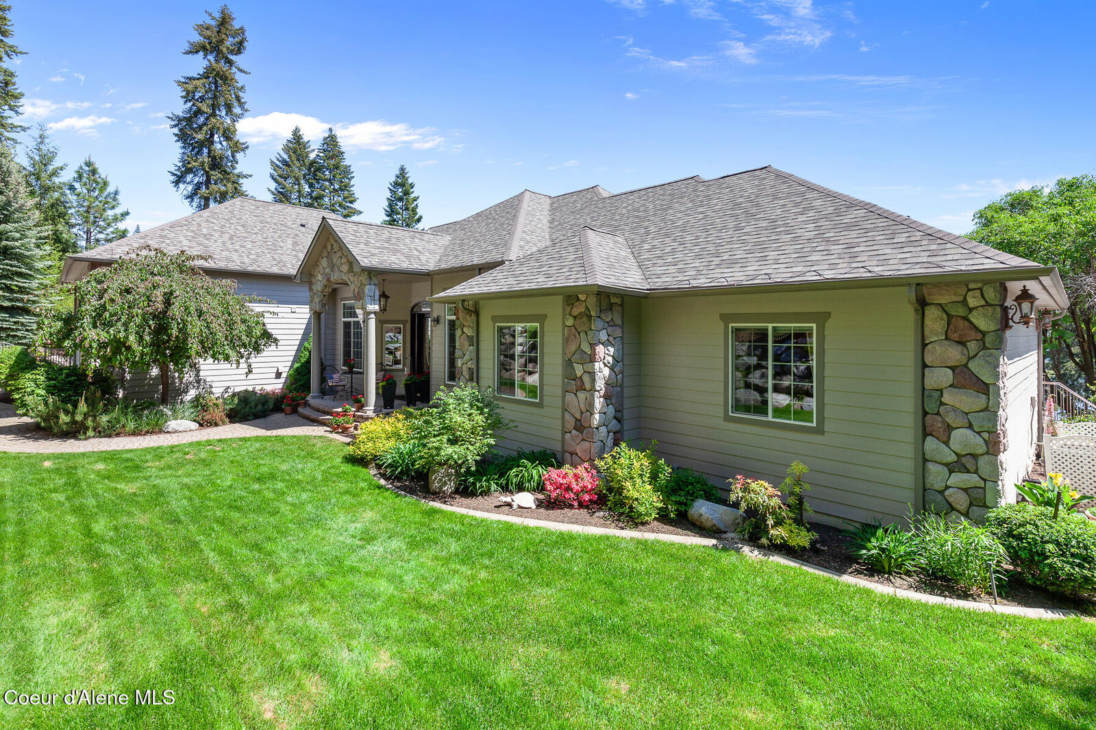 Property Photo:  555 W Harbor View Dr  ID 83814 