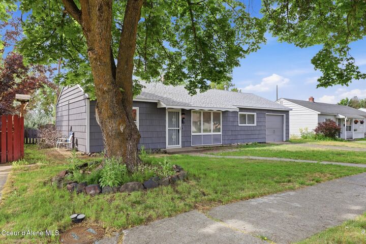 Property Photo: 5123 W Hoffman Pl WA 99205