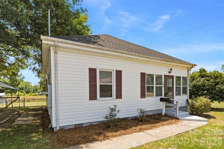 Property Photo: 204 Hampshire Lane SC 29710