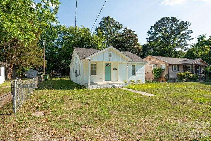 Property Photo: 906 Gladstone Street SC 29501