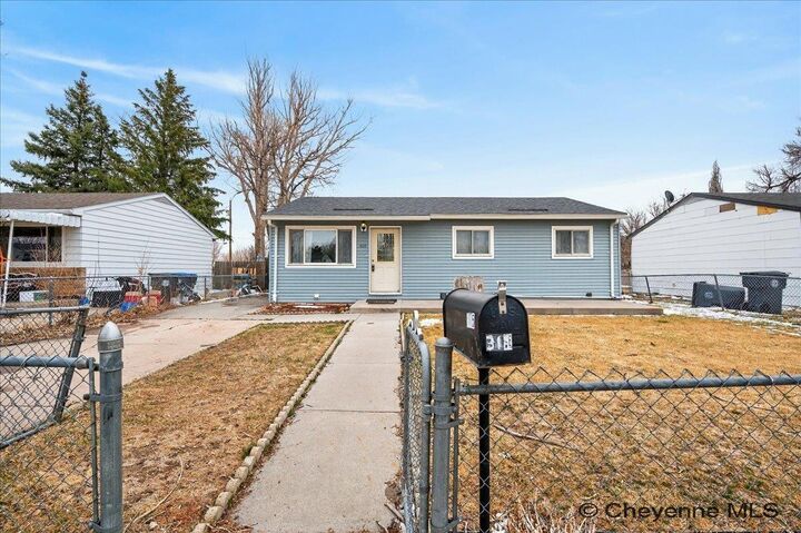 Property Photo:  315 Cribbon Ave  WY 82007 