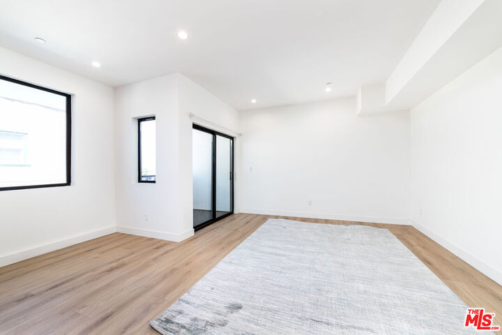 Property Photo:  4615 St Charles Pl  CA 90019 