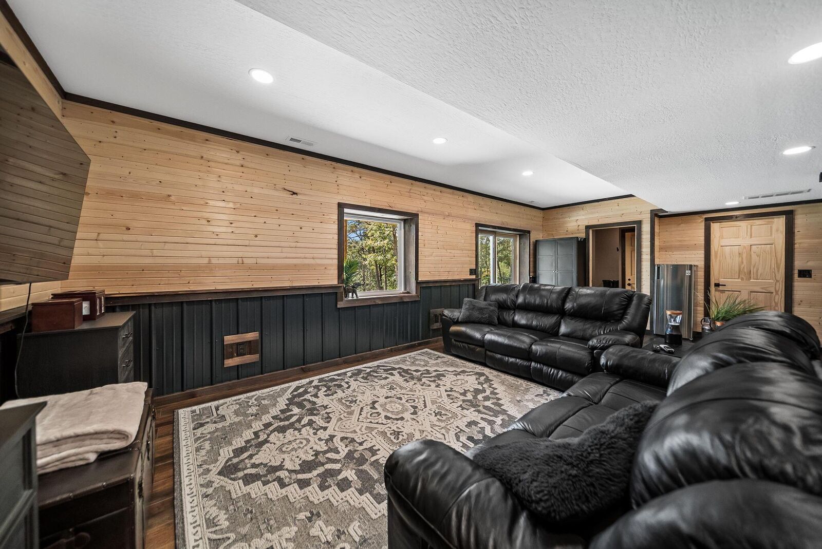 Property Photo:  12089 Cantwell Cliffs Road  OH 43149 