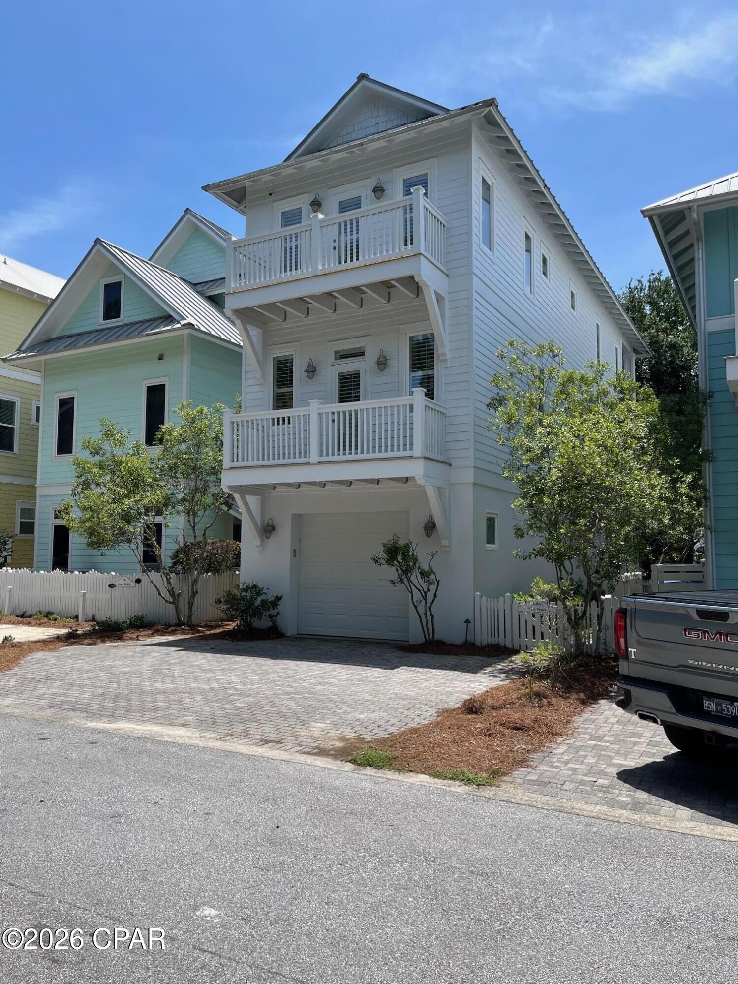 Property Photo:  123 Cottage Court  FL 32413 